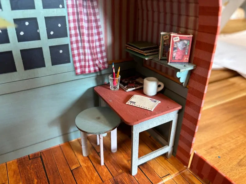 Sam & Julia - Mouse Mansion To Go, Bedroom