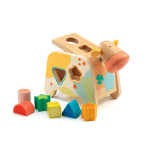 Djeco Wooden Sorting Box is a fun way to learn about shape sorting. A perfect giftf or age 1+