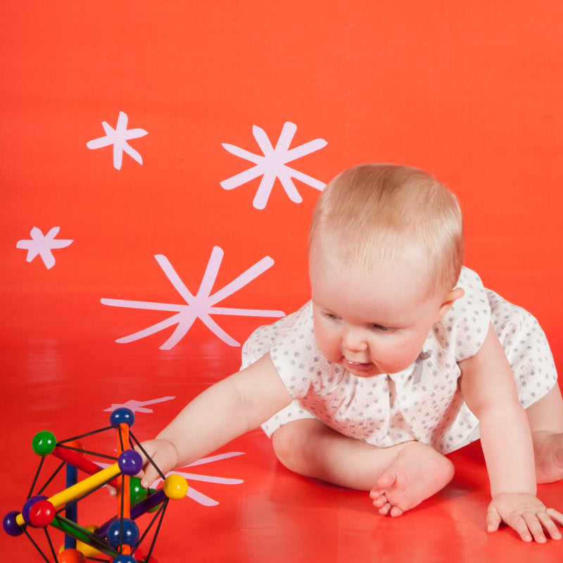 Manhattan Toy Skwish classic is a multi award wining toy. Multi sensory with bright colours and movement. Perfect for all baby play.