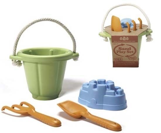 green toys sand bucket and play set with digging tools