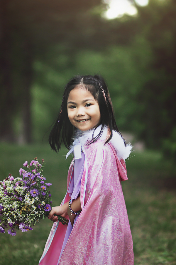 kids costume cape in glittering pink with fluffy white collar