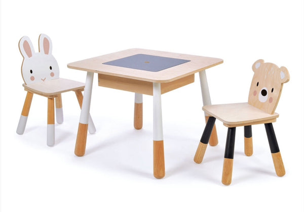 wooden-table-chairs-animal-theme-in-timber