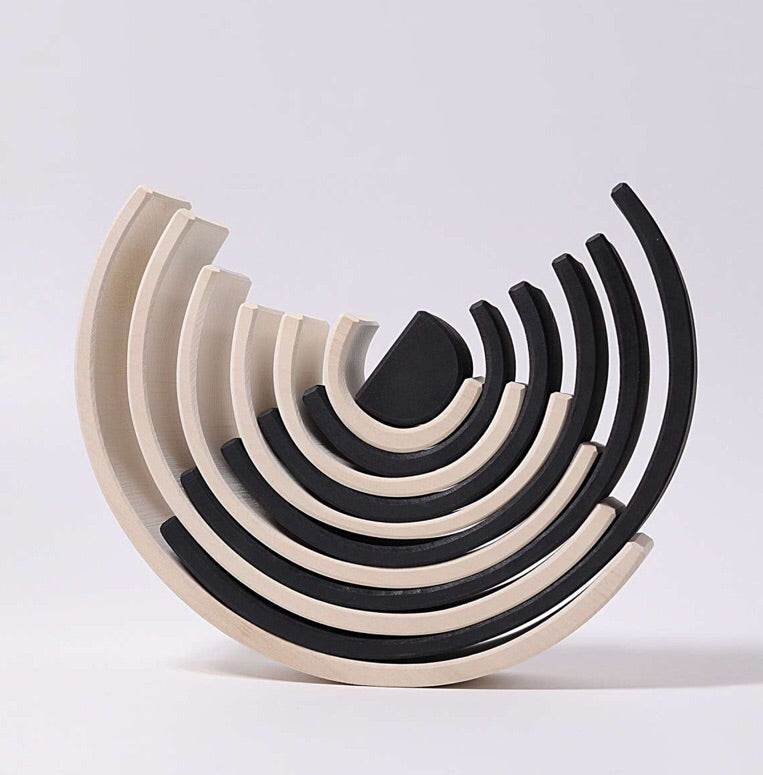 Grimm’s - Large Rainbow Black & White 12 Pieces