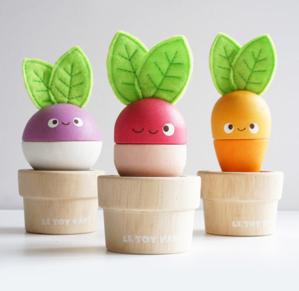 Wooden stacking Veggies for imaginative play.Mix and match your little veggies. Radish dimension height 15 x 7 x 7 cm Recommended age 3+