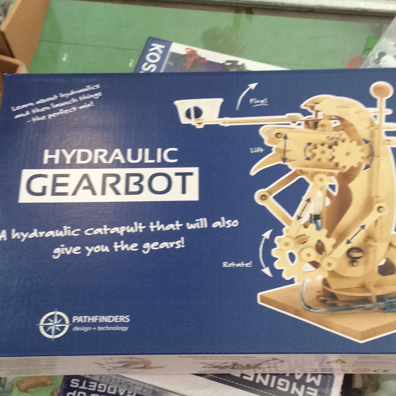 Pathfinders - Hydraulic Gearbot