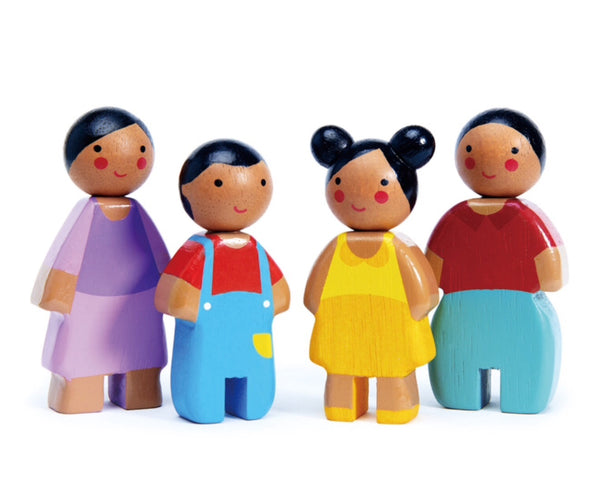 A gorgeous family painted in bright colours. Easy to hold and great for imaginative play 9 cm in height Recommended age 3+ Tender Leaf create beautiful eco friendly wooden toys 