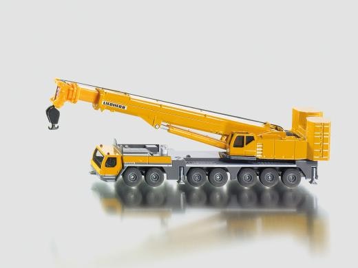 mobile-crane-liebherr-in-yellow